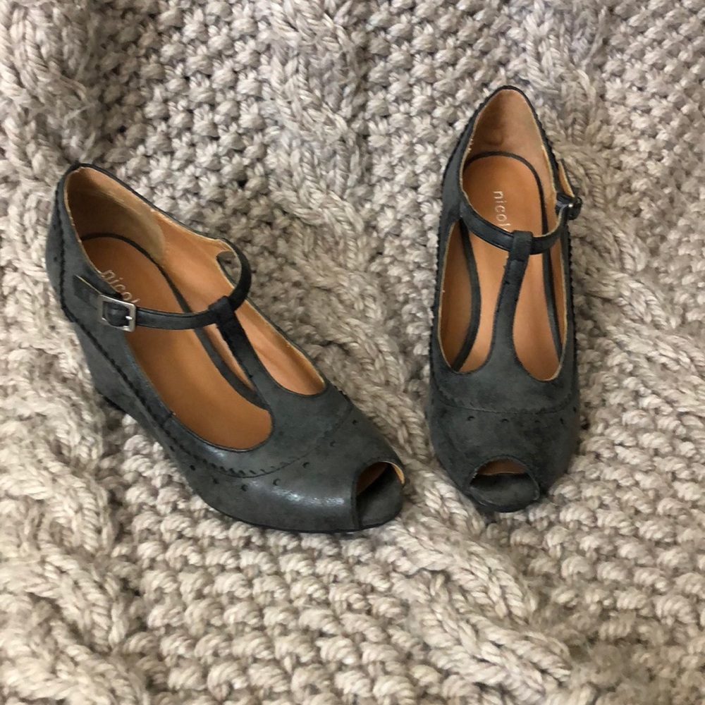 Nicole t-strap wedge
